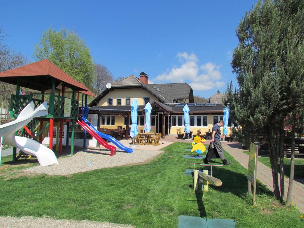 Crni Baron Pension Black Baron Maribor Buitenkant foto