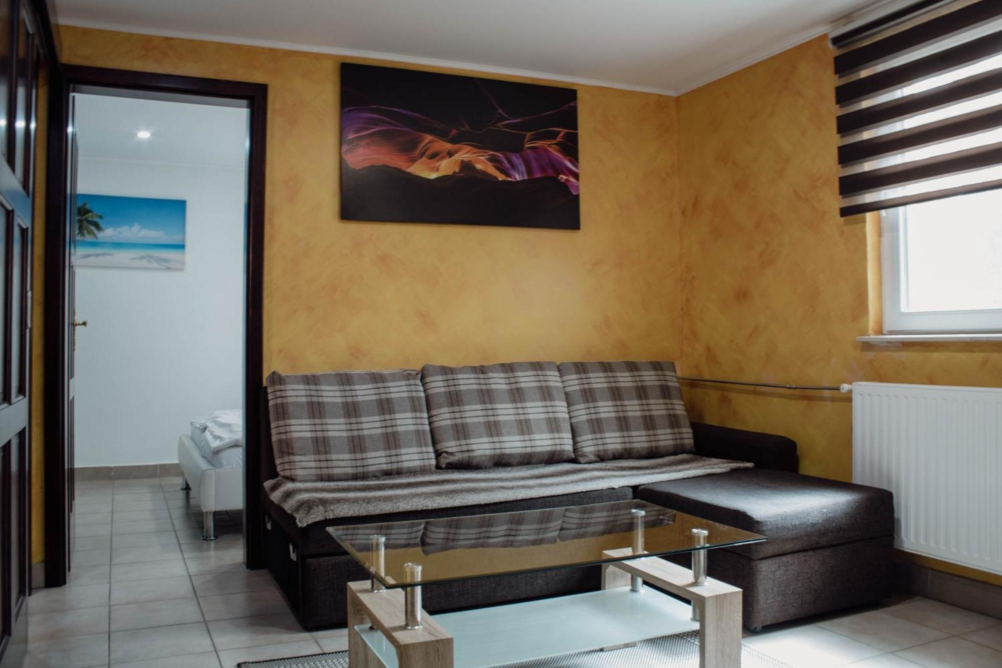 Crni Baron Pension Black Baron Maribor Buitenkant foto