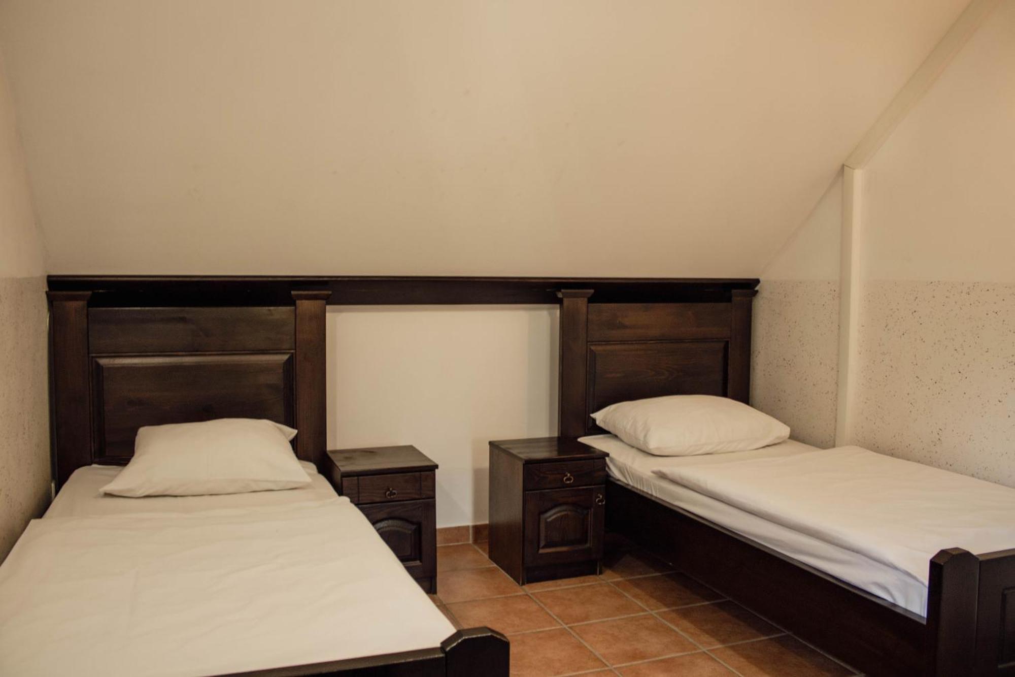 Crni Baron Pension Black Baron Maribor Buitenkant foto