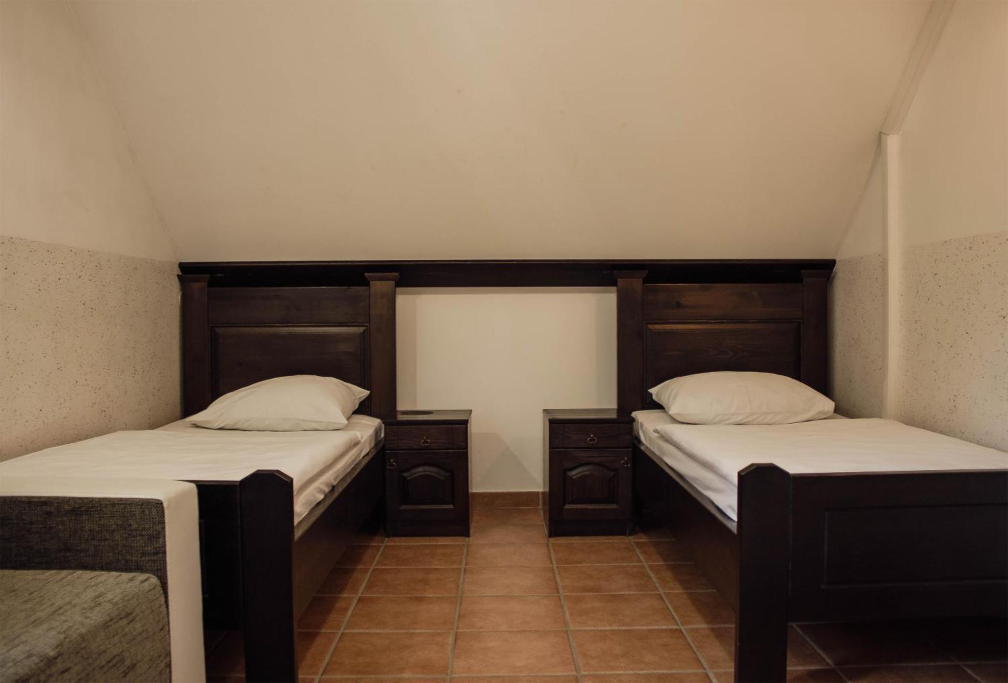 Crni Baron Pension Black Baron Maribor Buitenkant foto