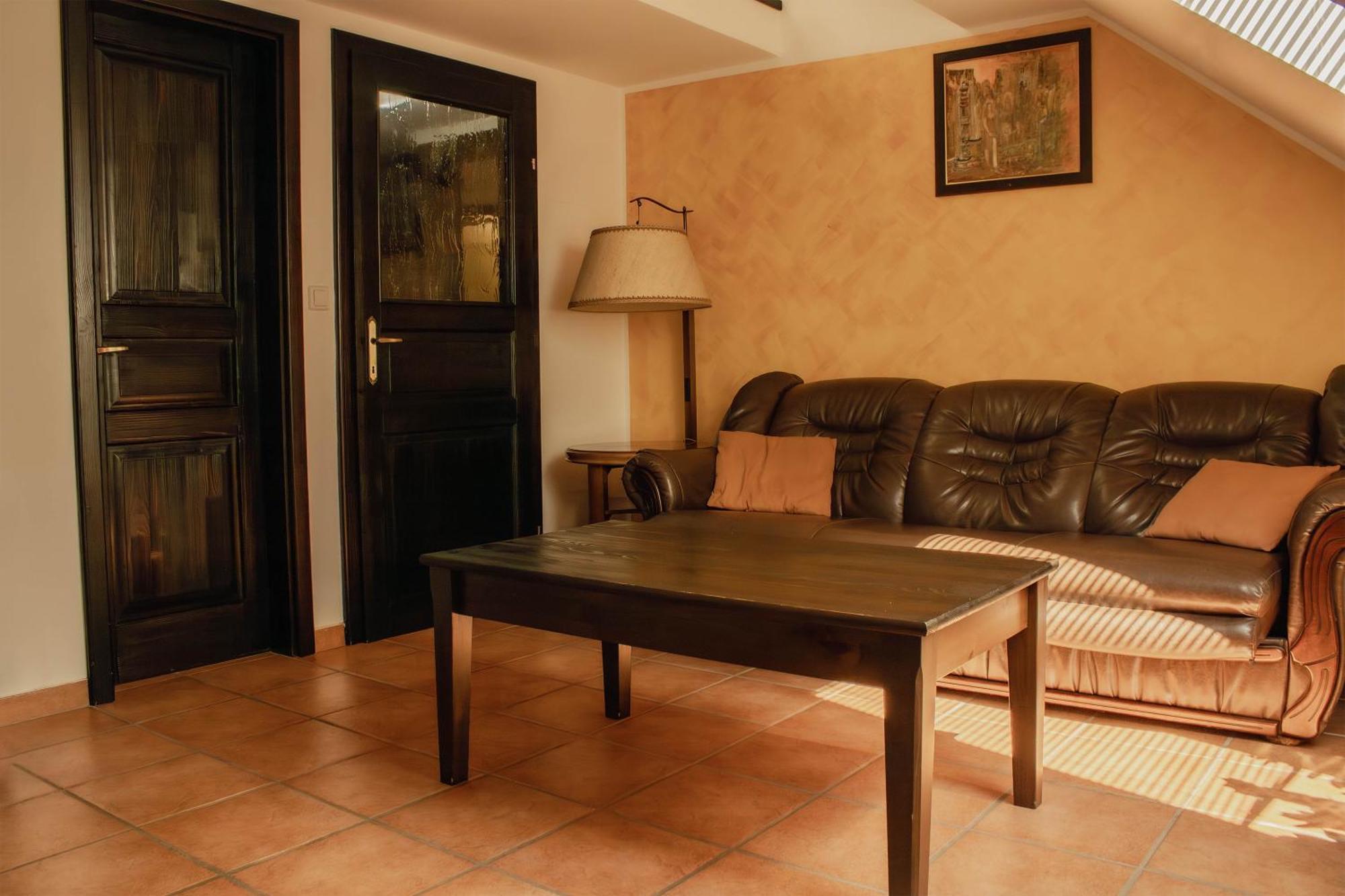 Crni Baron Pension Black Baron Maribor Buitenkant foto