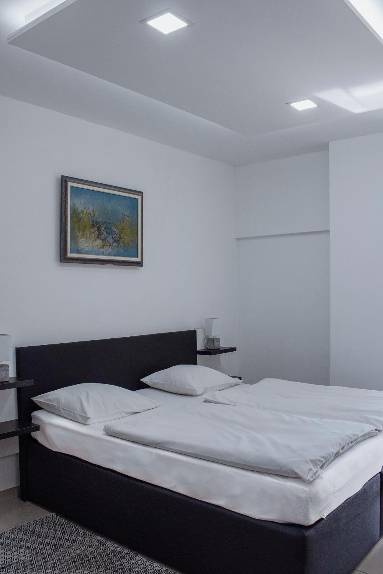 Crni Baron Pension Black Baron Maribor Buitenkant foto