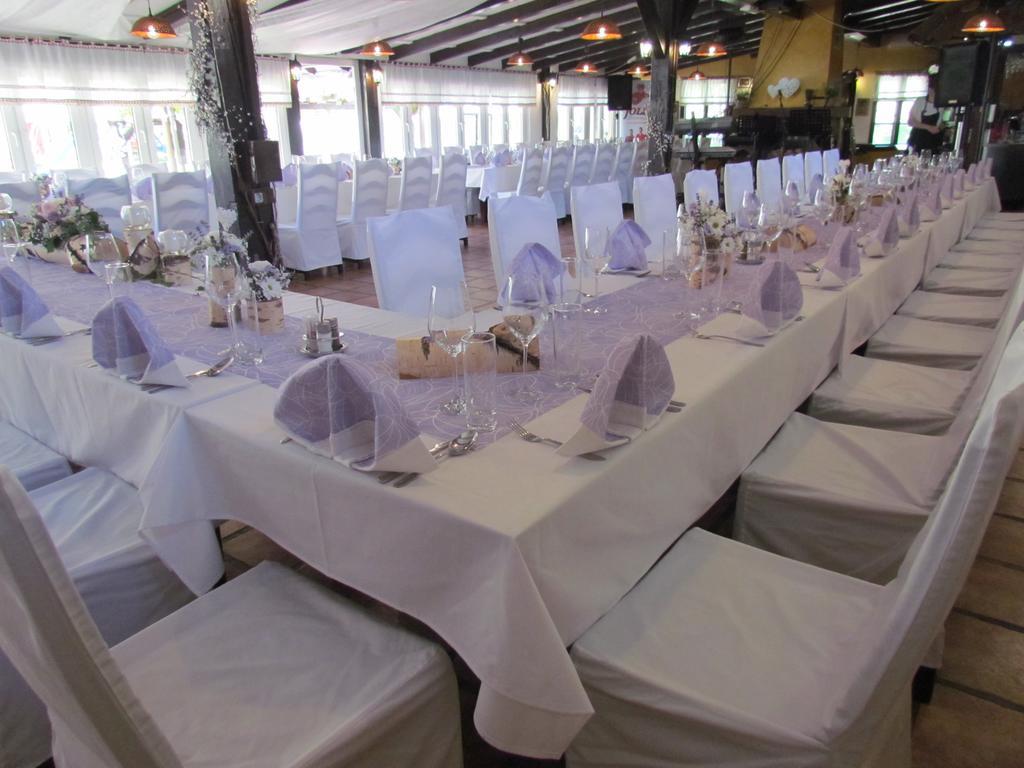Crni Baron Pension Black Baron Maribor Buitenkant foto